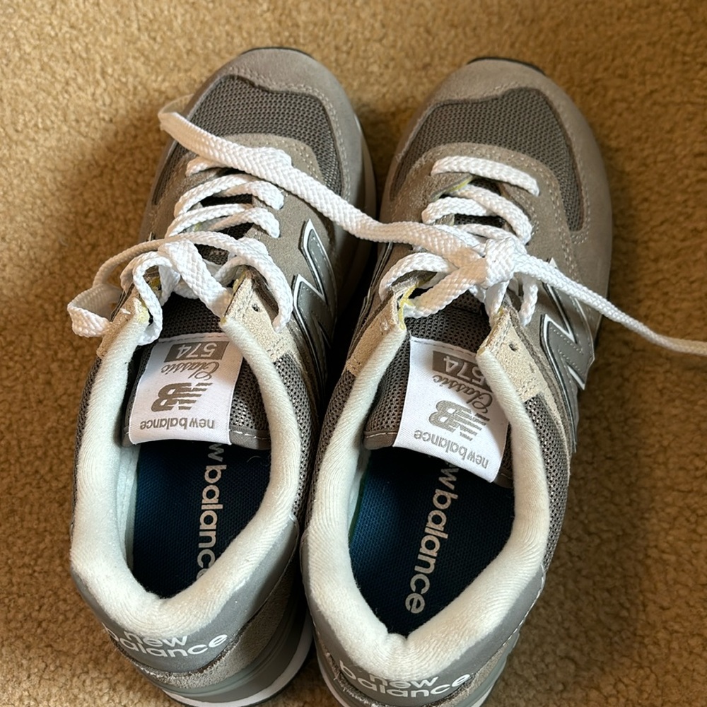 NWOT New Balance Classic 574